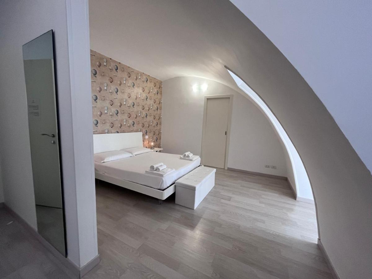 Il Giramondo Suite&Room Self Check-In มาเตรา ภายนอก รูปภาพ
