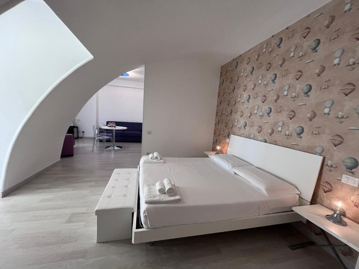 Il Giramondo Suite&Room Self Check-In มาเตรา ภายนอก รูปภาพ