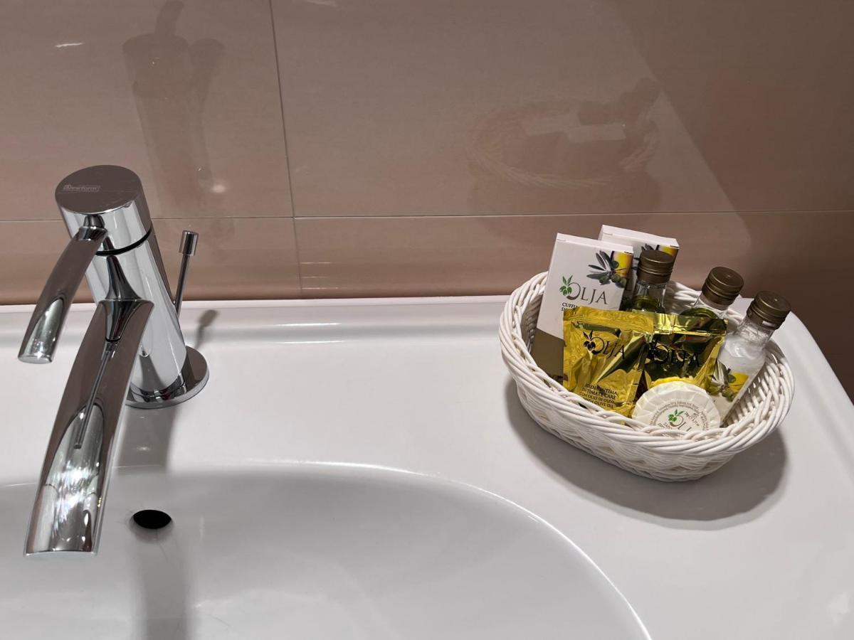 Il Giramondo Suite&Room Self Check-In มาเตรา ภายนอก รูปภาพ