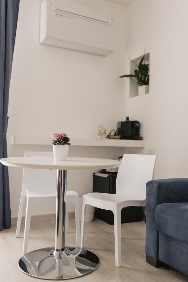 Il Giramondo Suite&Room Self Check-In มาเตรา ภายนอก รูปภาพ